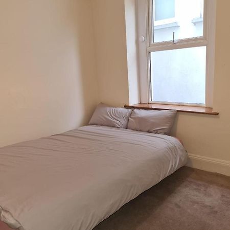 One Bedroom Apartment Dublin Bagian luar foto